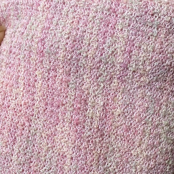 St. John • Santana Knit Pink Boucle 2 pc Skirt Suit • USA - Picture 4 of 12